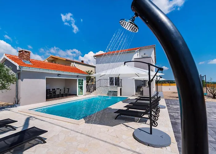 Feniks Casa de Férias