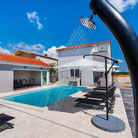 Feniks Holiday home