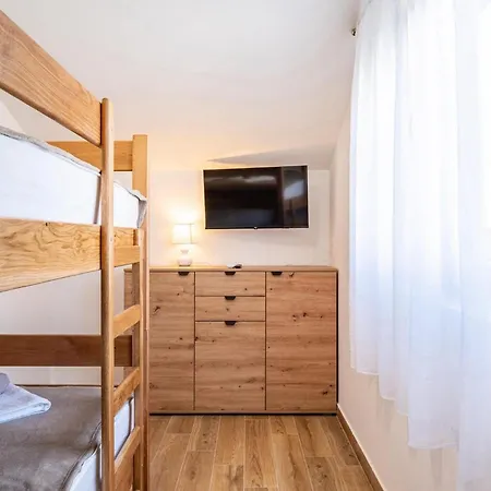 Feniks Holiday home *