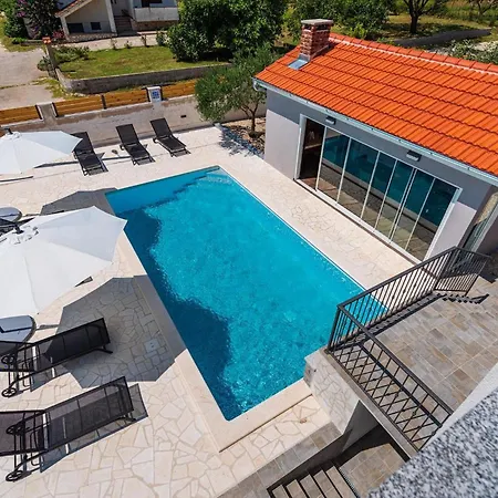Feniks Holiday home *