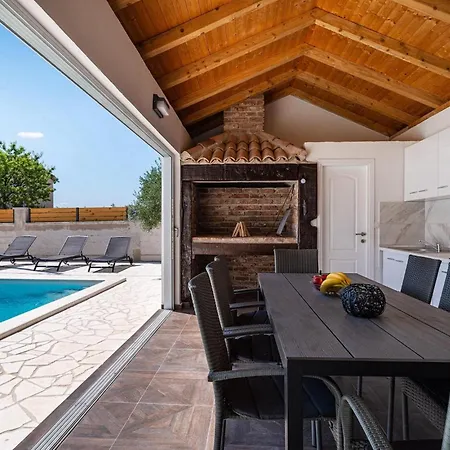 Prázdninový dům Feniks *